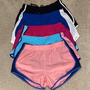 Bundle of 5 Nike Woman’s shorts - All larges